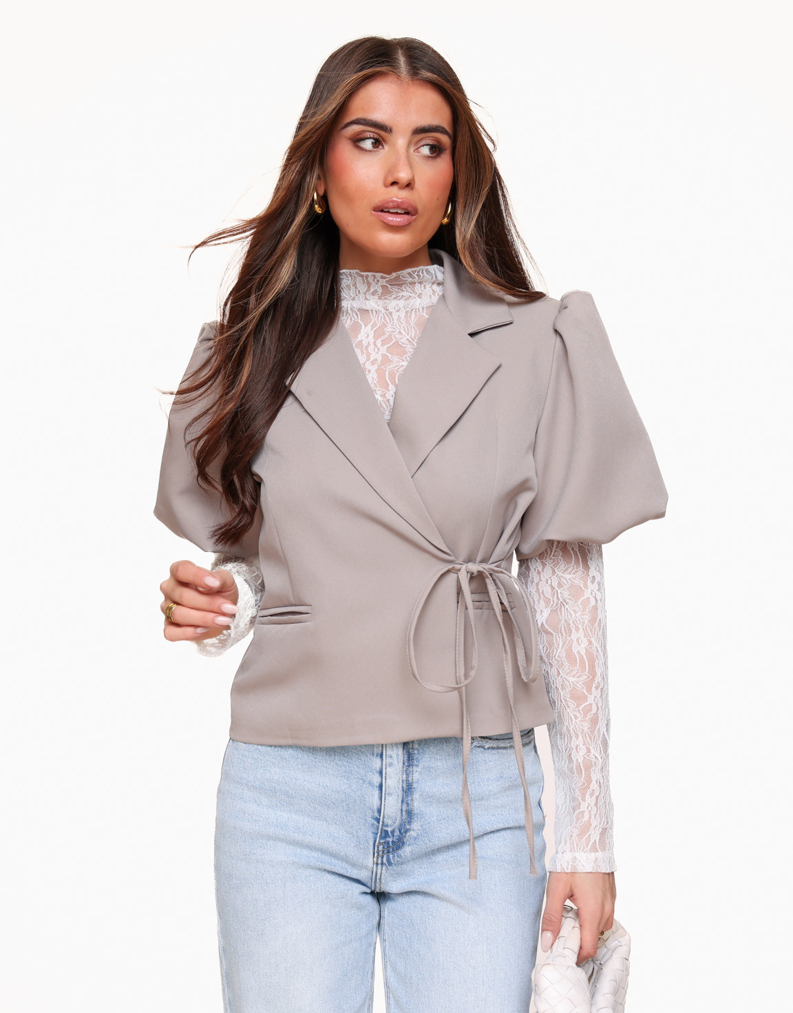 Clovée™ | Blazer Cache-Cœur Taupe à Manches Bouffantes